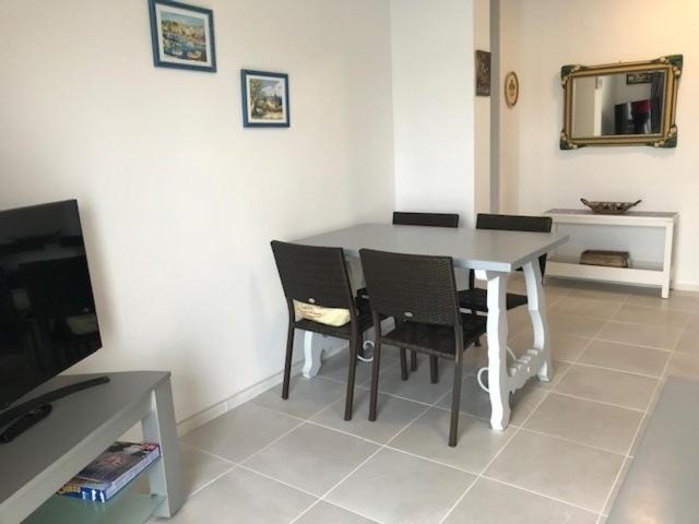 Apartment Elena เดเนีย ภายนอก รูปภาพ